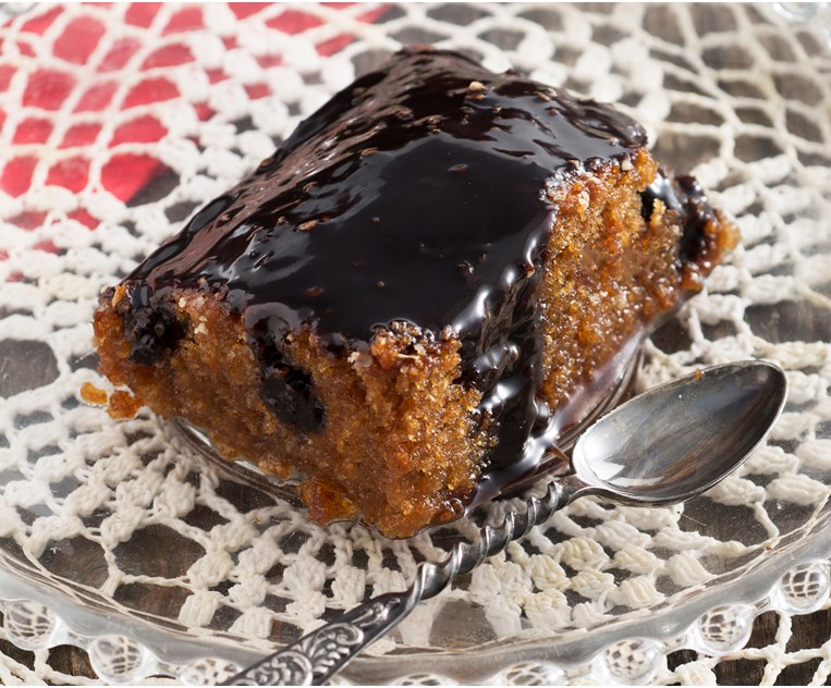 ΚΑΡΥΔΟΠΙΤΑ ΜΕ ΣΟΚΟΛΑΤΑ