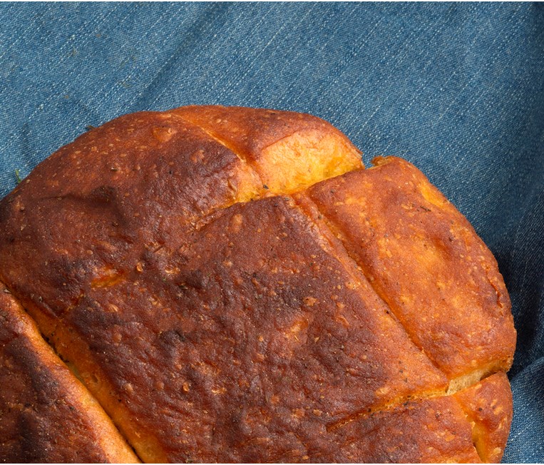 ΨΩΜΙ ΓΕΜΙΣΤΟ ΜΕ ΑΜΥΓΔΑΛΑ ΚΑΙ ΣΑΦΡΑΝ