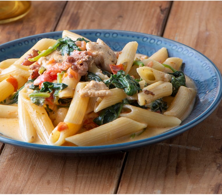 ΠΕΝΕΣ ΜΕ ΚΟΤΟΠΟΥΛΟ ΚΑΙ ΚΡΕΜΑ ΝΤΟΜΑΤΑ