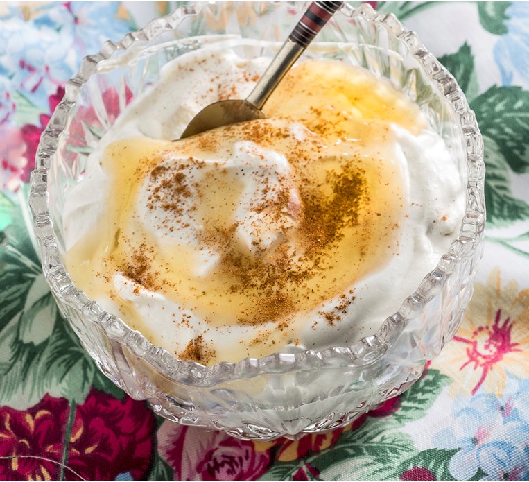 ΜΟΥΣ ΜΕ ΑΝΘΟΤΥΡΟ ΜΕΛΙ ΚΑΙ ΚΑΝΕΛΑ