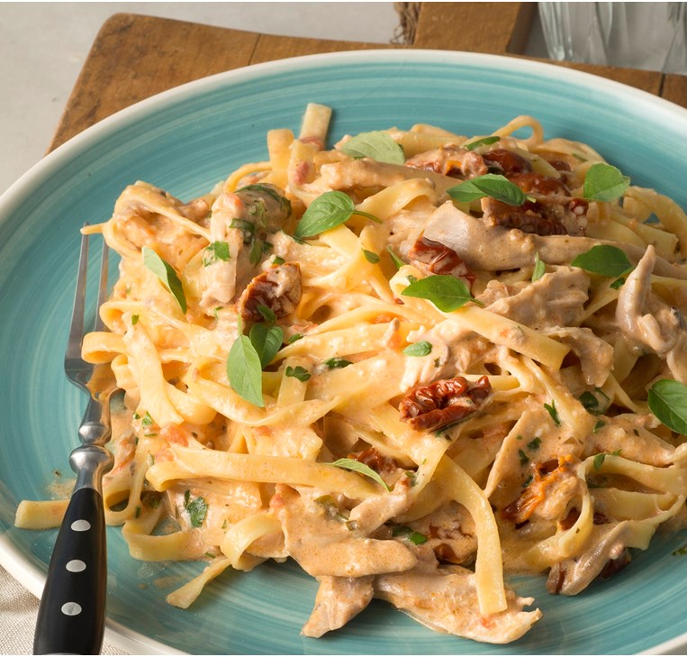 ΤΑΛΙΑΤΕΛΕΣ ΜΕ ΚΟΤΟΠΟΥΛΟ ΚΑΙ ΣΑΛΤΣΑ ΛΙΑΣΤΗΣ ΝΤΟΜΑΤΑΣ