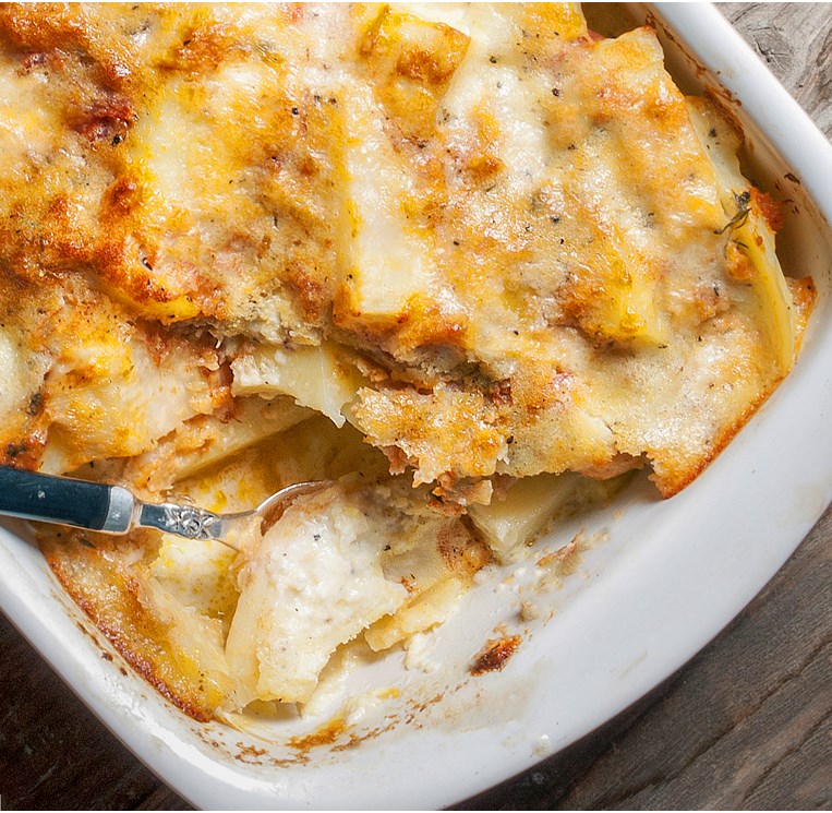 ΠΑΤΑΤΕΣ ΜΕ ΣΕΛΙΝΟΡΙΖΑ ΚΑΙ ΤΥΡΙ ΣΤΟ ΦΟΥΡΝΟ